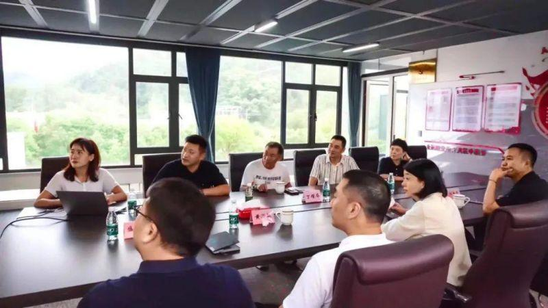 區(qū)委常委、統(tǒng)戰(zhàn)部長陳娜赴浙江華育調研指導
